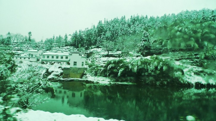 雪中新安江