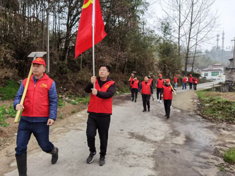 觀志實業(yè)黨支部植樹節(jié)活動